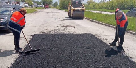 В Ульяновске 15 мая дорожники мыли остановки, бордюрный камень и ремонтировали улицы