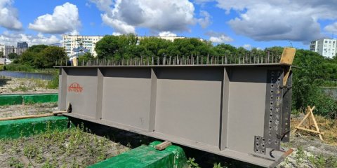 На строительство нового моста через Свиягу в створе улиц Шевченко и Смычки доставлена очередная партия металлоконструкций