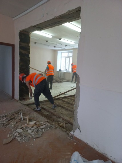 В ульяновской школе №7 начаты демонтажные работы