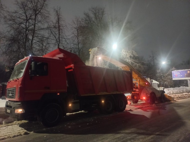 После циклона с улиц Ульяновска вывезли 2378 самосвалов снега