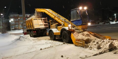 Улицы Ульяновска продолжают ремонтировать и очищать от снега