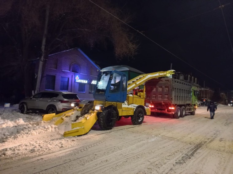 Ульяновские дорожники продолжают усиленную расчистку городских улиц