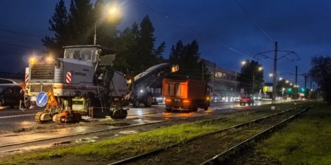 На Московском шоссе отфрезеровали старое покрытие проезжей части