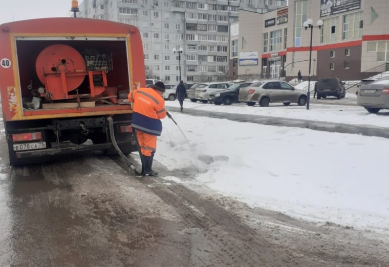 Днём и ночью 5 марта улицы Ульяновска очищали 124 единицы спецтехники