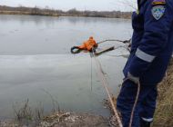 Ульяновские спасатели вытащили из воды провалившегося под лёд человека