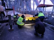 На Императорском мосту подрядчик начал демонтаж второго деформационного шва