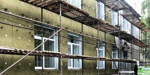 В ульяновской Детской школе искусств №12 приступили к утеплению фасада