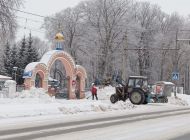 Ульяновские дорожники расчищают походы к храмам 