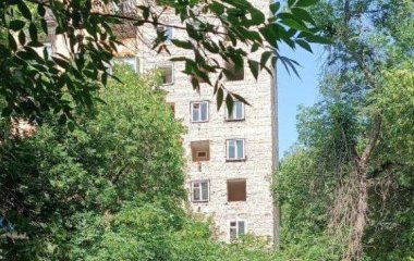 В Засвияжье начали сносить аварийную девятиэтажку