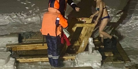 Более тысячи ульяновцев прошли обряд омовения на прорубях и купелях в Крещение Господне