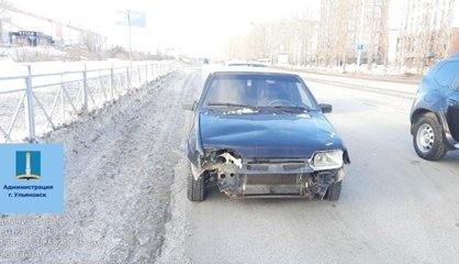 Администрация Ульяновска готовится убрать брошенную на дороге машину