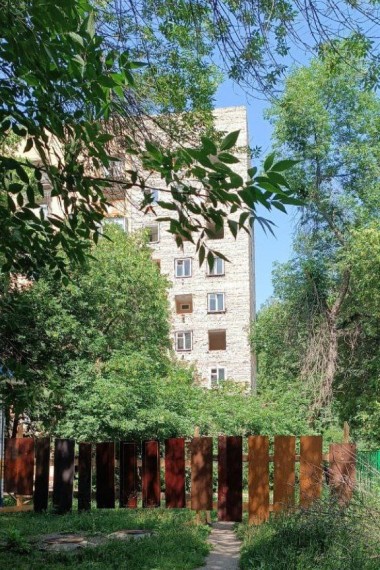 В Засвияжье начали сносить аварийную девятиэтажку В Засвияжье начали сносить аварийную девятиэтажку