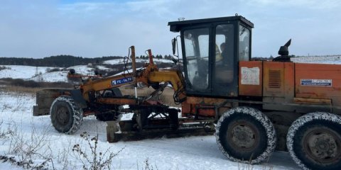 В Ульяновске от снега расчищают подходы и подъезды к храмам