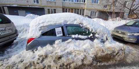 В Ленинском районе эвакуируют «Опель» без госномера
