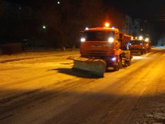Ульяновские дорожники приступили к усиленной обработке улиц противогололёдными реагентами
