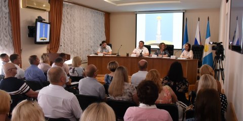 Александр Болдакин призвал руководителей предприятий организовать диспансеризацию сотрудников на рабочих местах