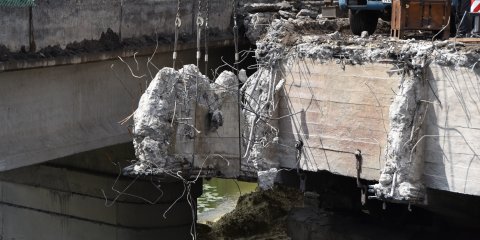 Площадь демонтированной части минаевского моста близка к 500 квадратным метрам