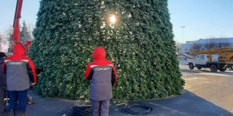 Ульяновские коммунальщики ремонтируют освещение и украшают город