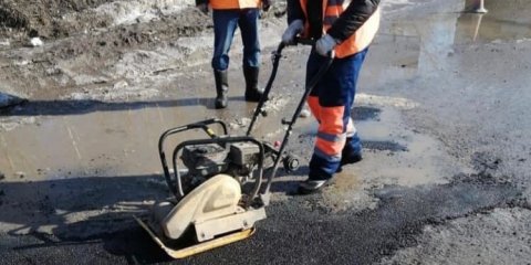 В Ульяновске ведется ремонт дорог холодным асфальтом