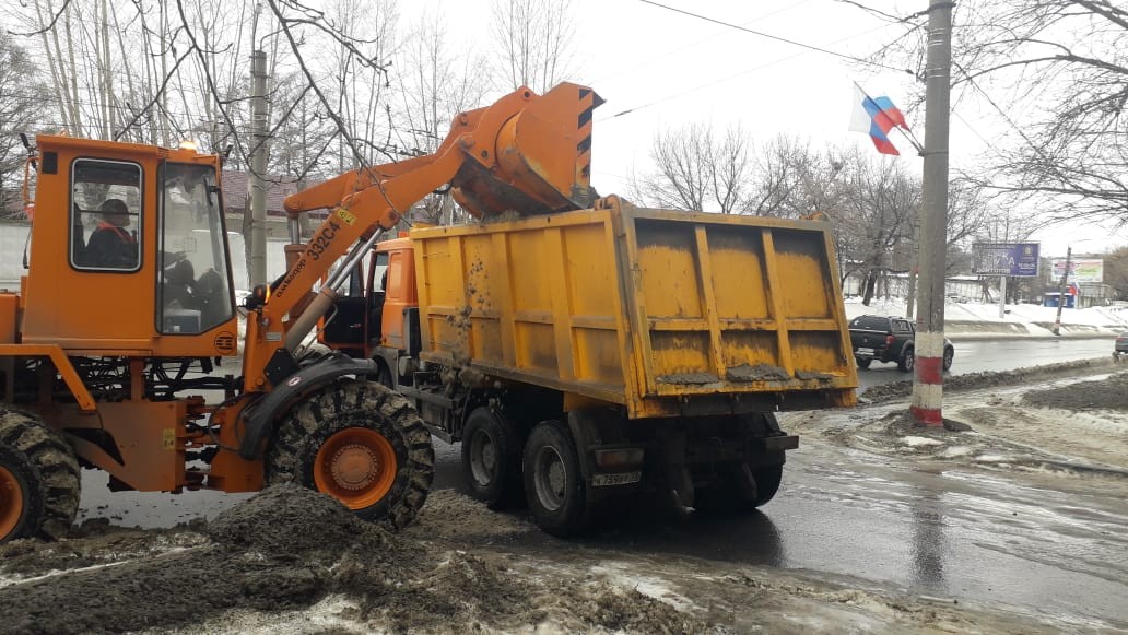 65 единиц техники МБУ «Дорремстрой»  с раннего утра борются с гололедицей на улицах Ульяновска