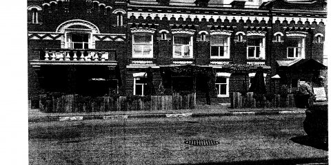 В центре Ульяновска демонтируют самовольно установленное на тротуаре летнее кафе