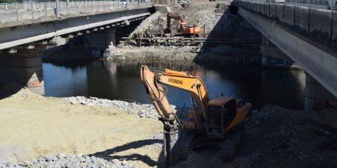 Разборка третьего пролёта моста по улице Минаева выполнена на 50%