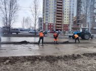 25 марта на городских дорогах работает 71 единица спецтехники