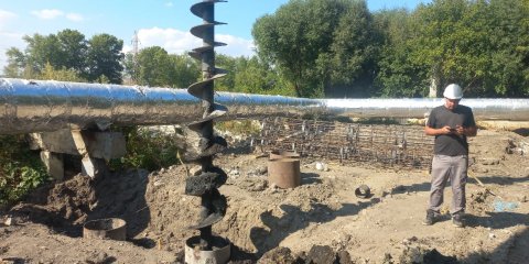 У &laquo;минаевского&raquo; моста сделали 10 буронабивных свай под опоры теплотрассы