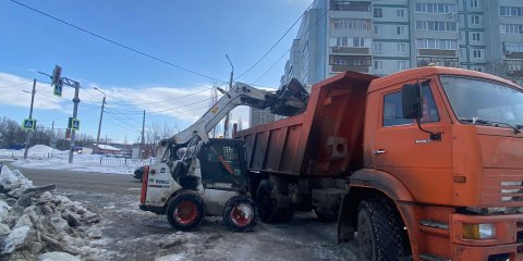 Днем 6 марта на улицах Ульяновска работает 86 единиц техники