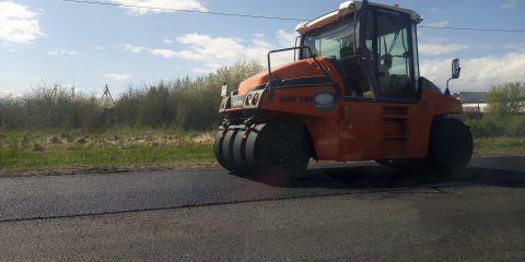 На двух улицах Ульяновска укладывают новый асфальт