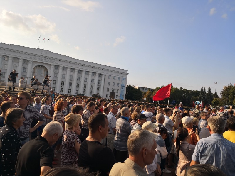 Народ выходит на пикеты против роста ЖКХ и мусорной реформы