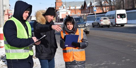 Администрация города приступила к весеннему осмотру улично-дорожной сети