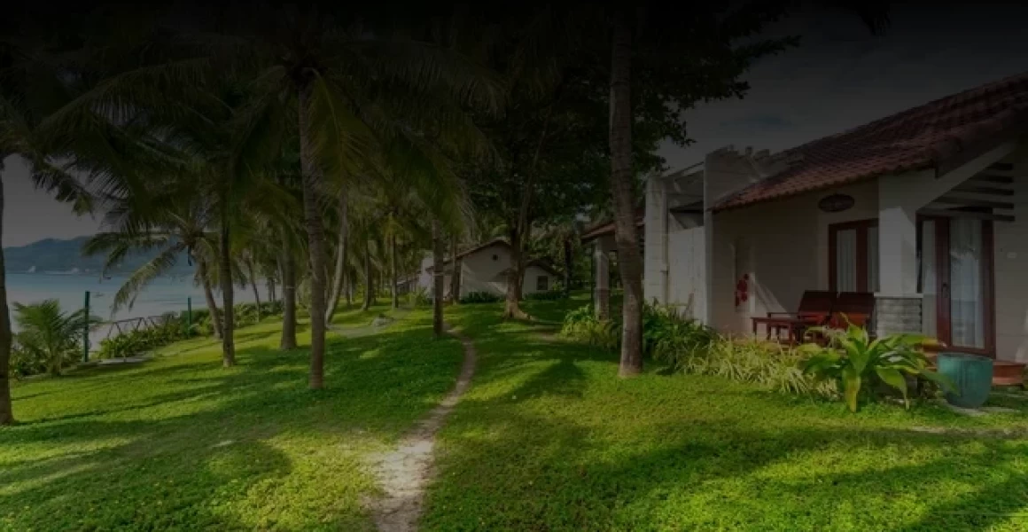 Полицейские за совершение хулиганских действий задержали двоих жителей Николаевского района