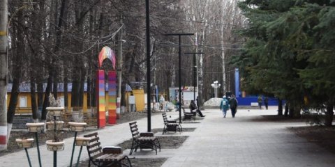 Освещение в «Молодёжном» и футбольное поле в сквере «Трёх поколений»: в Ульяновске благоустраивают парки