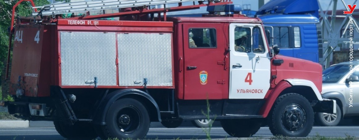 В Ульяновской области на железнодорожных путях загорелся локомотив В Ульяновской области на железнодорожных путях загорелся локомотив