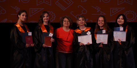 Заместитель главы города Ульяновска Инна Митрофанова вручила дипломы с отличием выпускникам УлГПУ