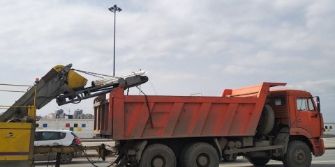 На большинстве улиц Засвияжья сегодня ведётся масштабная мойка дорог