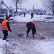 Ульяновские дорожники продолжают очищать городские улицы от снега