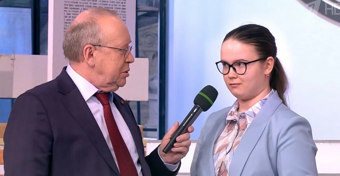 Ученица школы №57 Ангелина Буянова стала студенткой МГИМО Ученица школы №57 Ангелина Буянова стала студенткой МГИМО