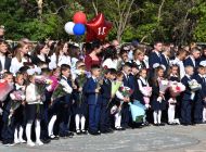 В День знаний порог ульяновских школ переступили почти восемь тысяч первоклассников