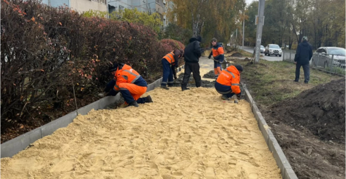 В минувшие сутки на благоустройстве улиц Ульяновска работало свыше 100 единиц техники В минувшие сутки на благоустройстве улиц Ульяновска работало свыше 100 единиц техники
