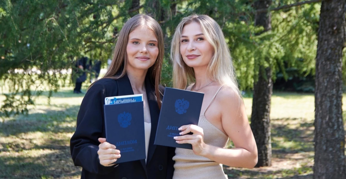 В УлГТУ выпускной: где и когда вручат дипломы студентам политеха В УлГТУ выпускной: где и когда вручат дипломы студентам политеха