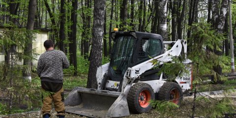 В парке Победы обновлено уличное освещение, а в "Молодёжном" готовятся к укладке асфальта