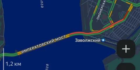 На Императорском мосту образовалась огромная пробка