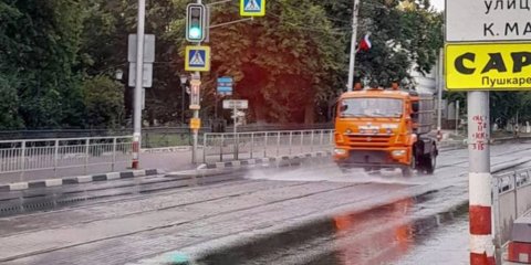 Во время жары в Ульяновске усилена помывка дорог для их сохранности