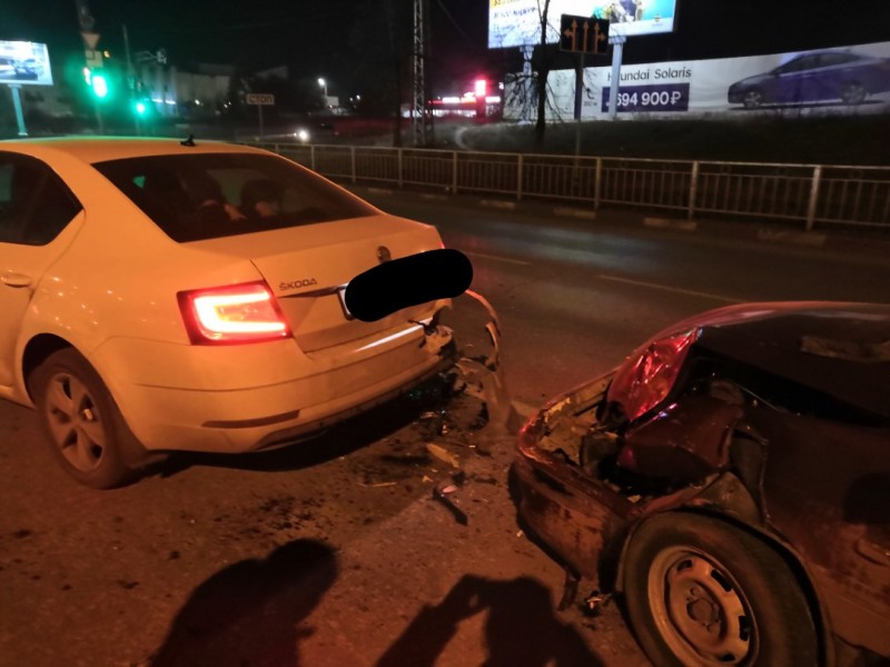 Авария Туполева и Ленинского Комсомола Ульяновск. Ульяновск ДТП У виновника сегодня. В Ульяновске виновник ДТП хотел спрятать на кладбище. Узнать виновника дтп