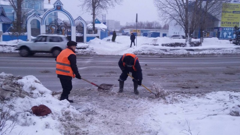Ульяновские дорожники продолжают очищать городские улицы от снега