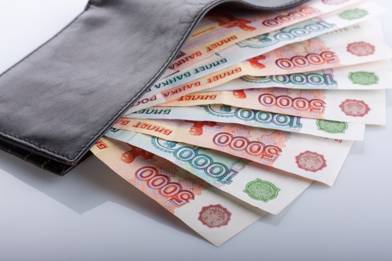Средняя зарплата учителя в Москве 105000 рублей. Как дела в регионах?