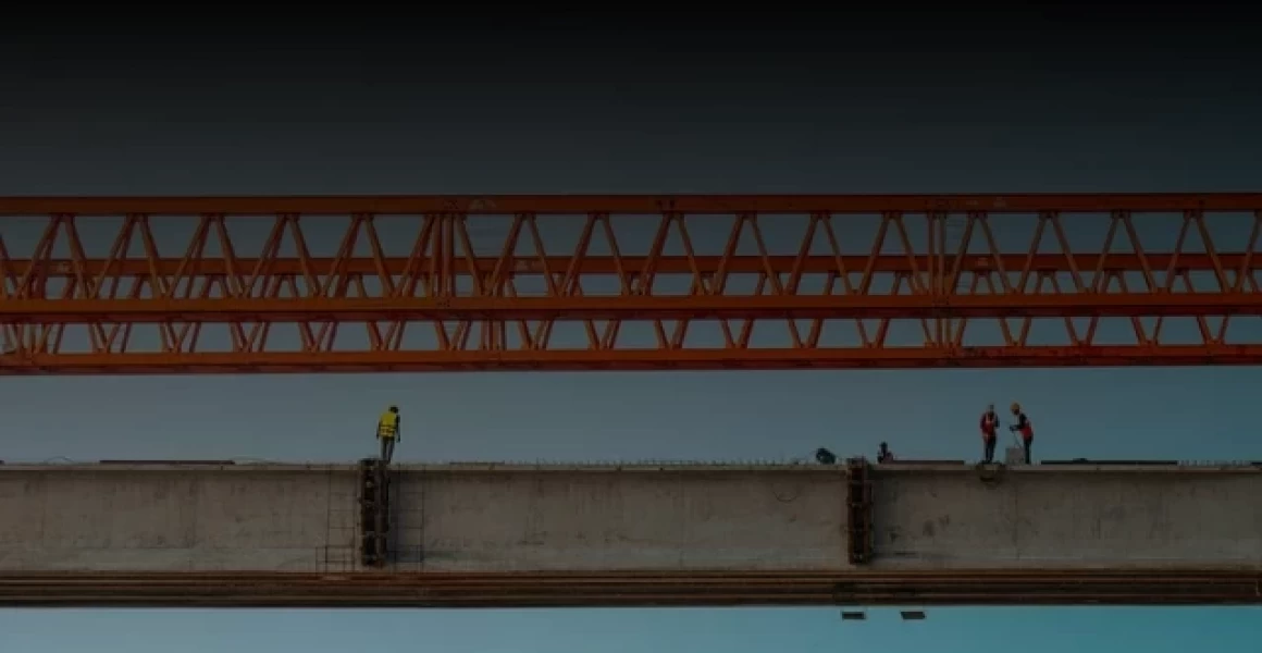 За сутки в Ульяновске отремонтировали 575 квадратных метров дорог