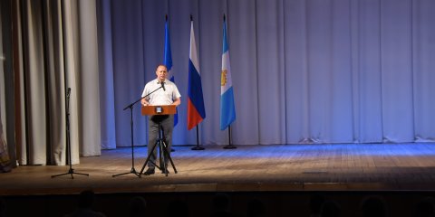 Глава города Дмитрий Вавилин встретился с жителями Верхней и Нижней террас